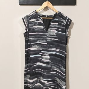 Shift dress from Reitmans. New with tags. Size medium.